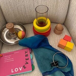 LOVEVERY | THE EXPLORER PLAY KIT [Months 9-10]